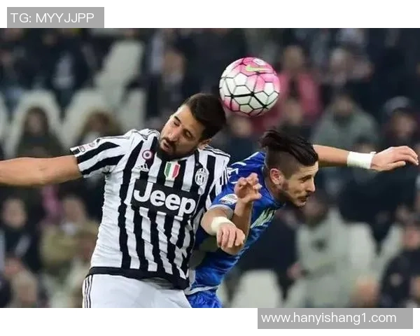 足球明星儿子头球惊艳全场父亲遗传基因显现